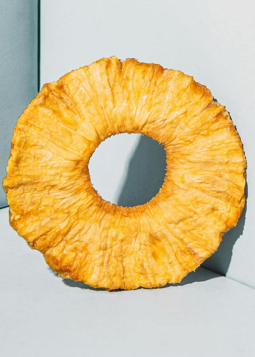 Organic dried pineapple rings without added sugars in a 1kg package from KoRo