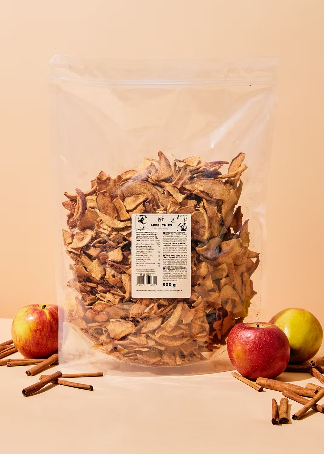 Delicious and crispy KoRo apple chips with a hint of cinnamon in a 500g pack