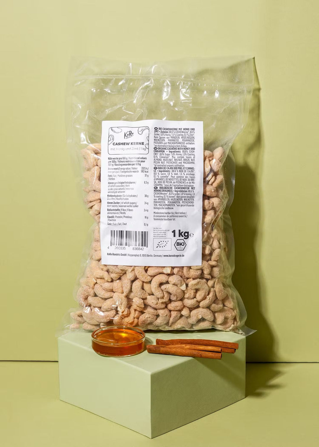 Delicious and organic KoRo Bio Cashewkerne with honey and cinnamon in a 1kg package