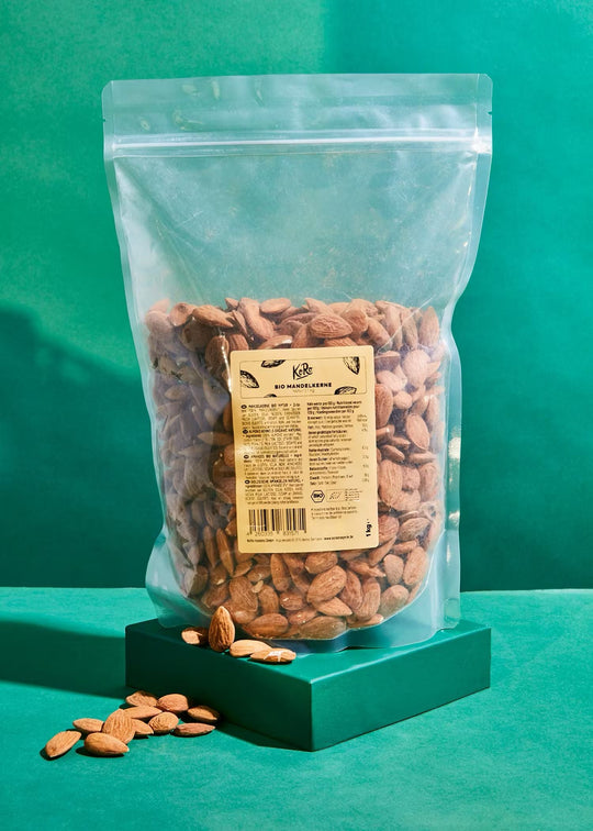 KoRo Bio Mandelkerne 1kg - Organic whole almonds in bulk packaging