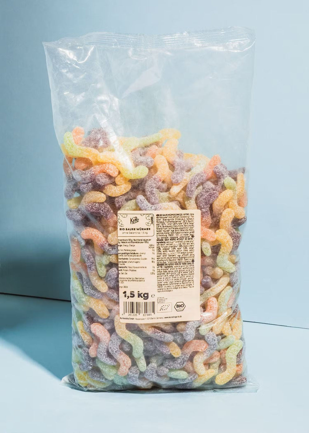 Close-up of 1500g pack of KoRo Bio Saure Würmer ohne Gelatine, a delicious vegan treat