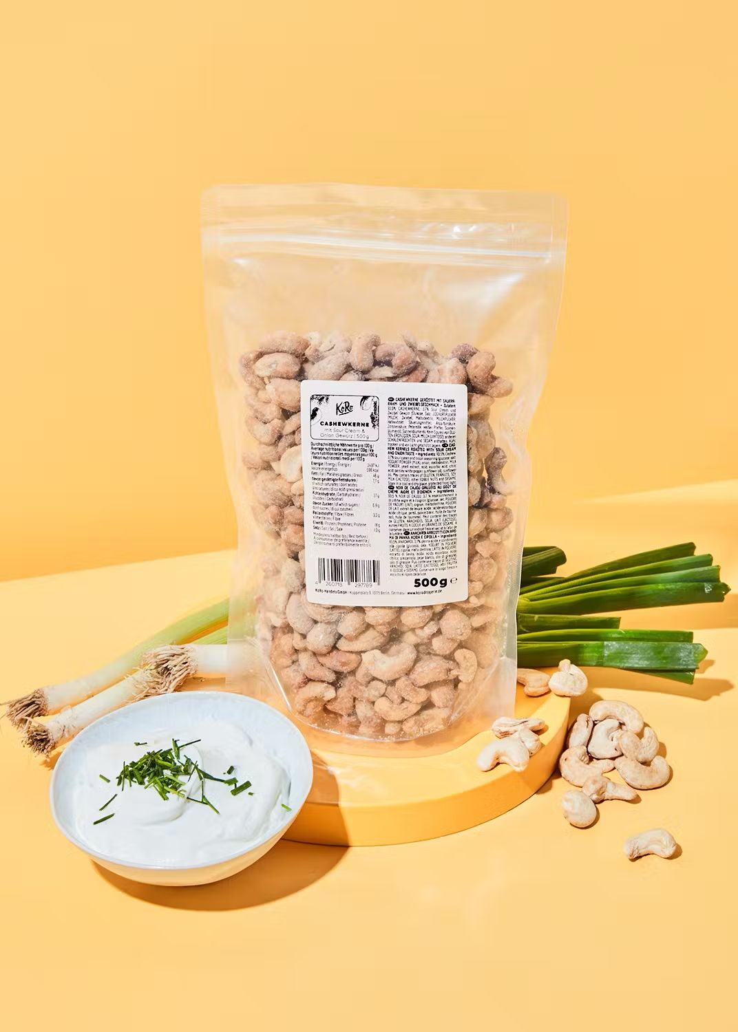 Cashew nuts with sour cream and onion seasoning in 500g packaging