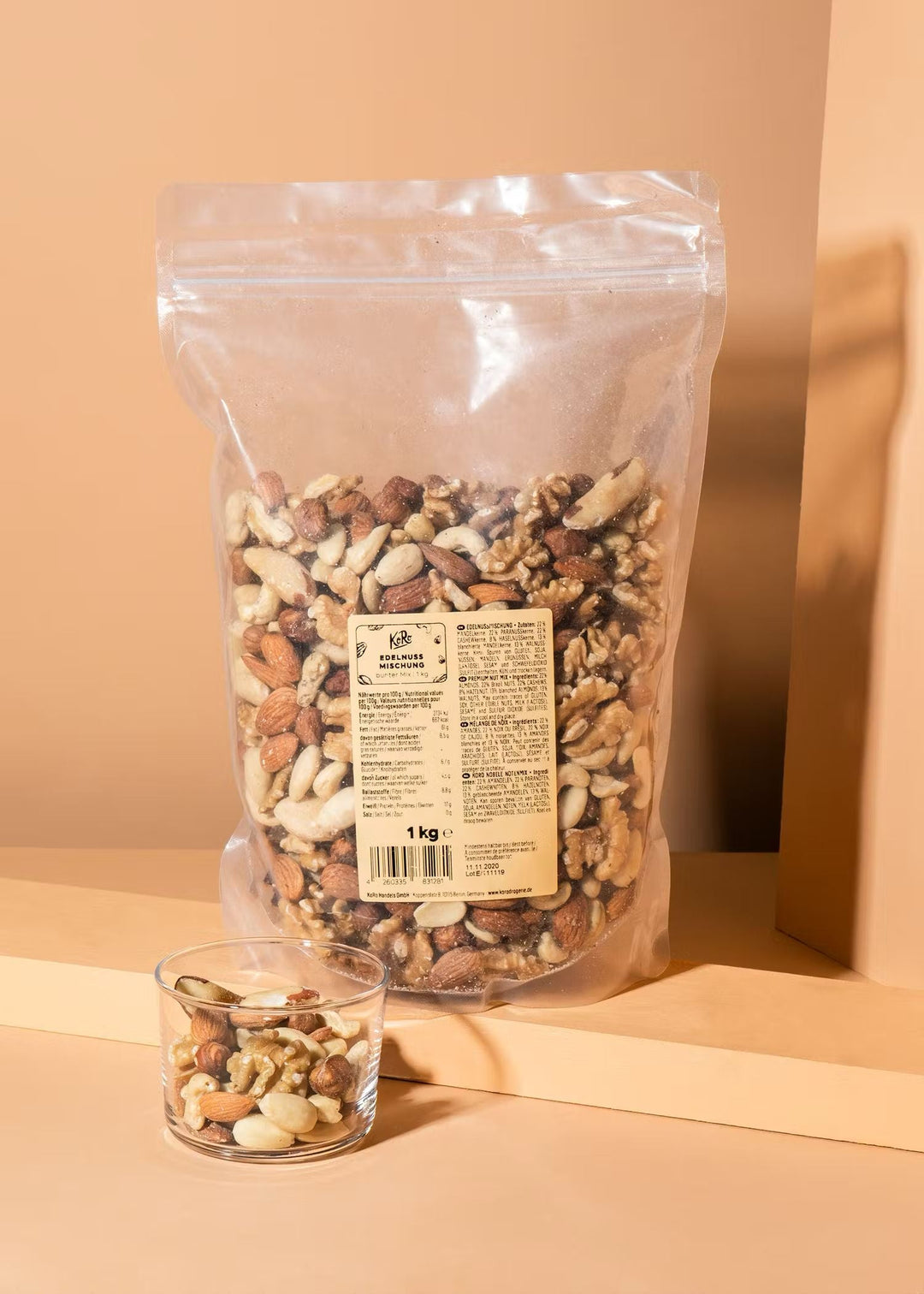 KoRo Edelnussmischung 1kg packaging with a variety of nuts and dried fruits on a white background 