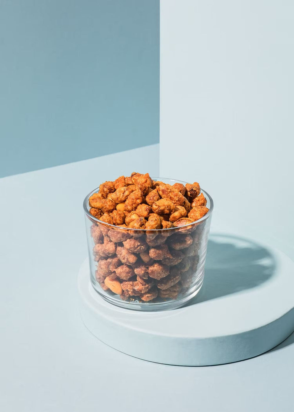 KoRo Erdnüsse mit Kadjan Spicy Gewürz 1 kg - High-quality peanuts with a flavorful and spicy seasoning