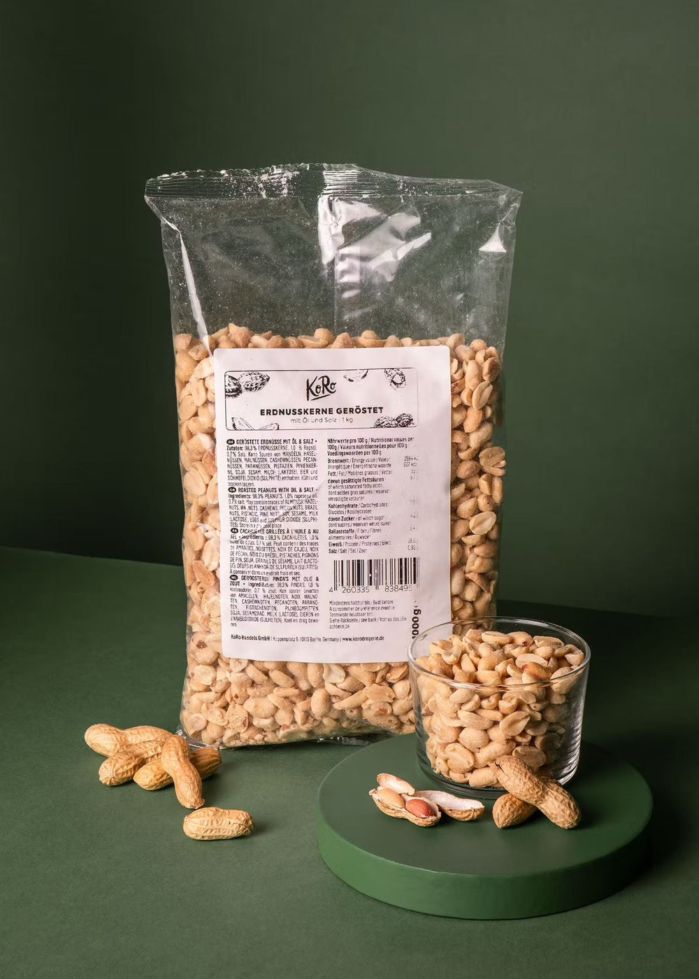 Roasted peanuts kernels with salt and oil, 1kg package, perfect for snacking