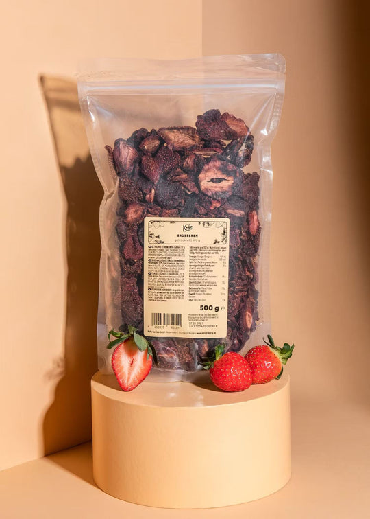 Dried strawberries in a clear plastic bag with KoRo logo 