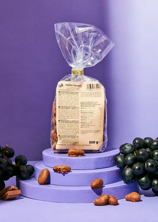 KoRo Grappa Trauben mit Vollmilchschokolade, 250g: A luxurious blend of sweet grapes and rich milk chocolate