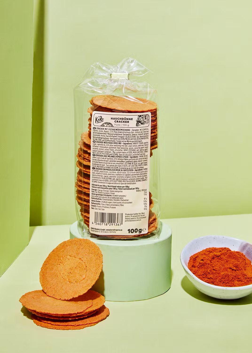 KoRo Hauchdünne Cracker in 100g packaging on a white background