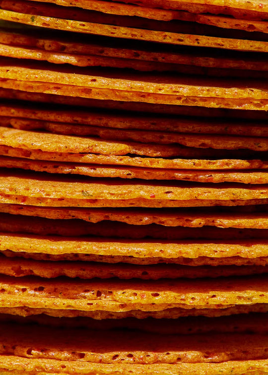 Thin and crispy KoRo Hauchdünne Cracker with seeds and herbs