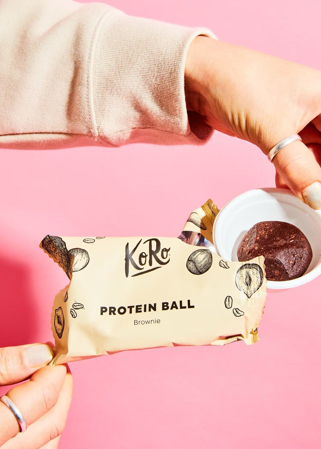 Delicious and nutritious KoRo Protein Ball Brownie, 30g, perfect for snacking