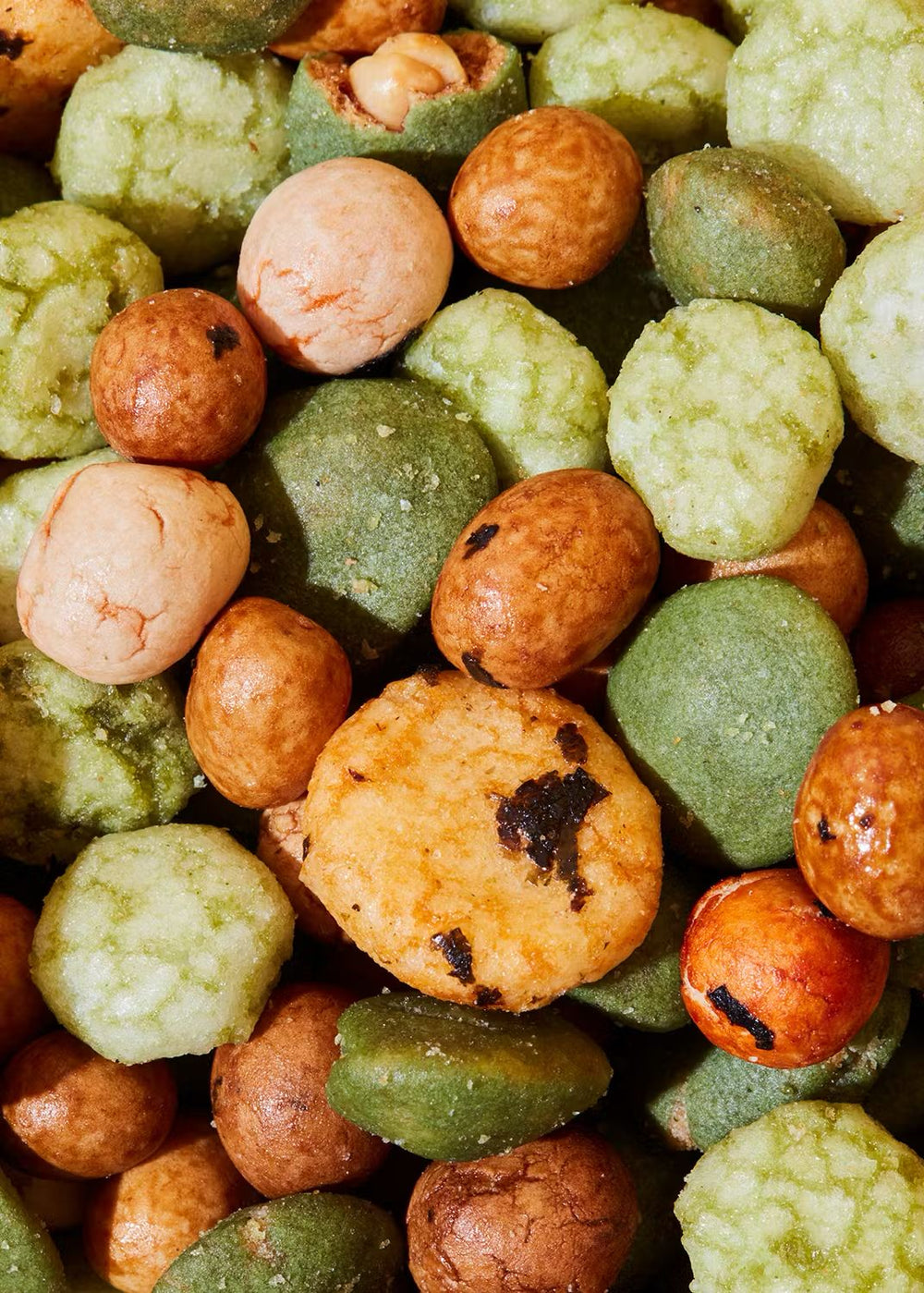 KoRo Reisgebäck Mix Erdnuss-Wasabi 700g, a crunchy and flavorful snack