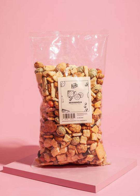 KoRo Reisgebäck Superior Mix is a 750g product with a delicious blend of crispy, savory and sweet rice snacks