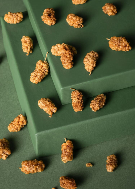  Close up of KoRo Weiße Bio Maulbeeren, a healthy and delicious superfood