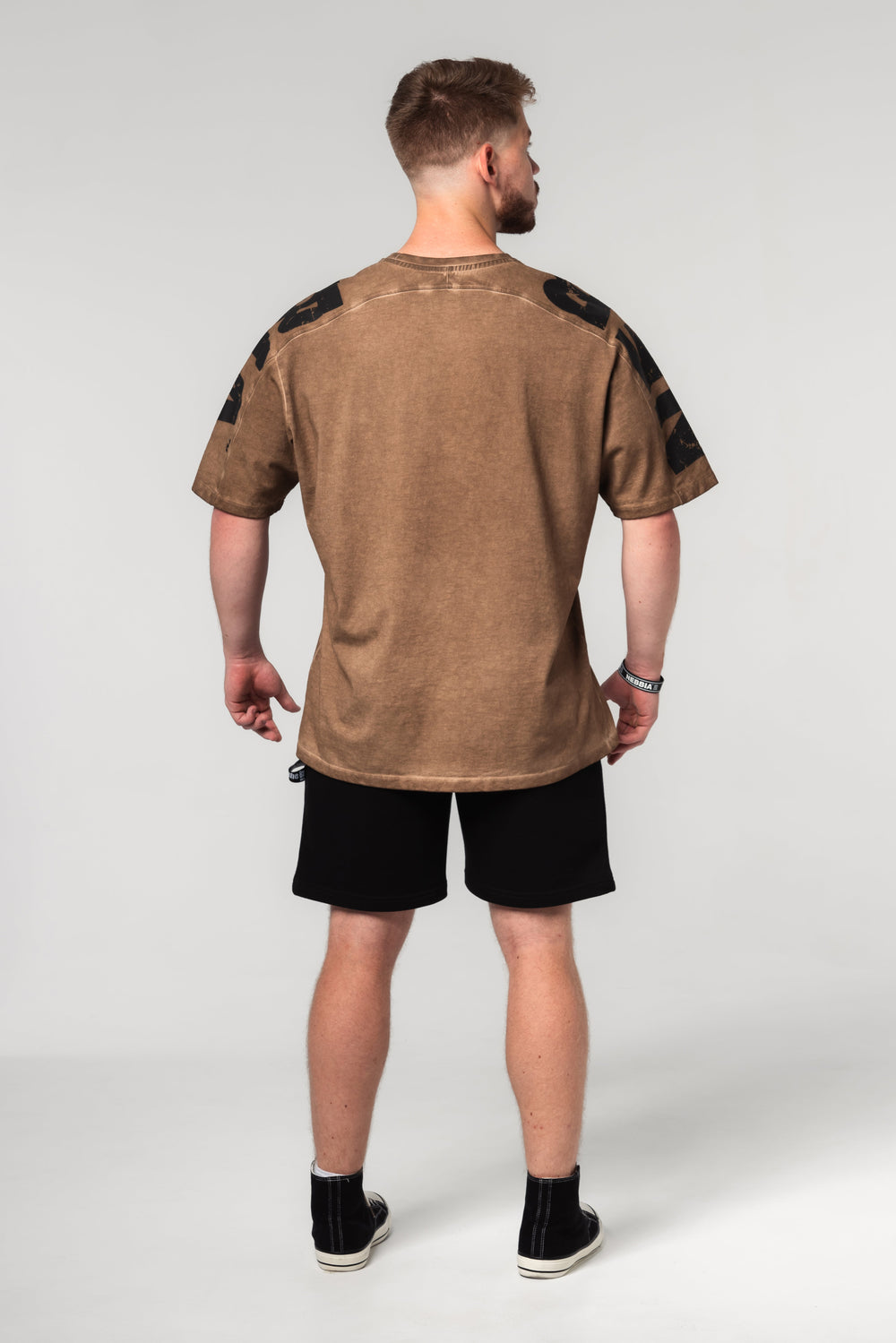 Comfortable and stylish Nebbia washed-off oversized t-shirt for men